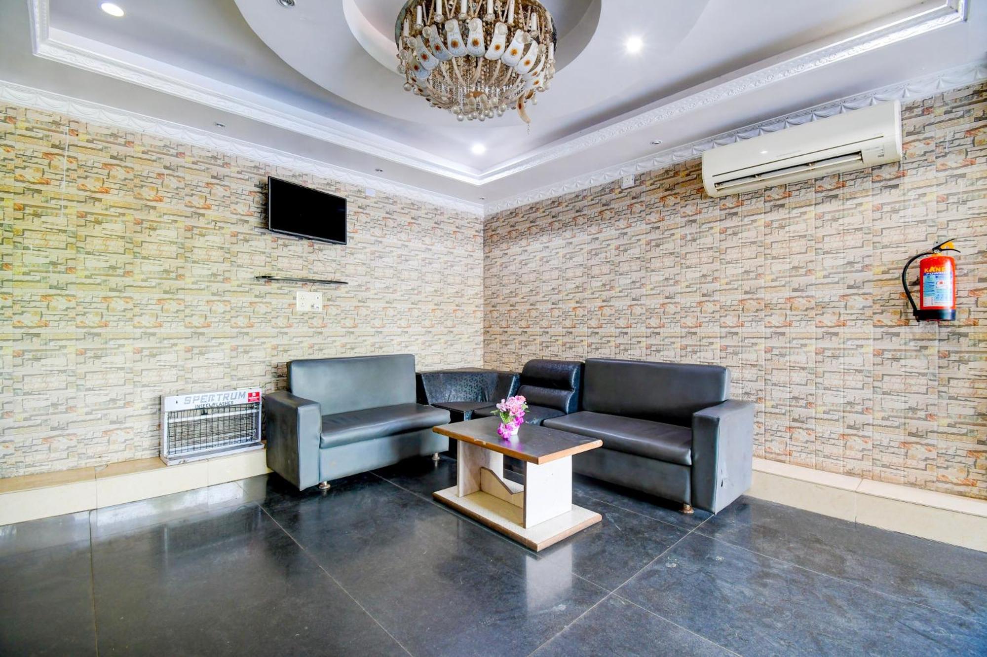 Hotel O Blue Royal Бхубанешвар Екстериор снимка